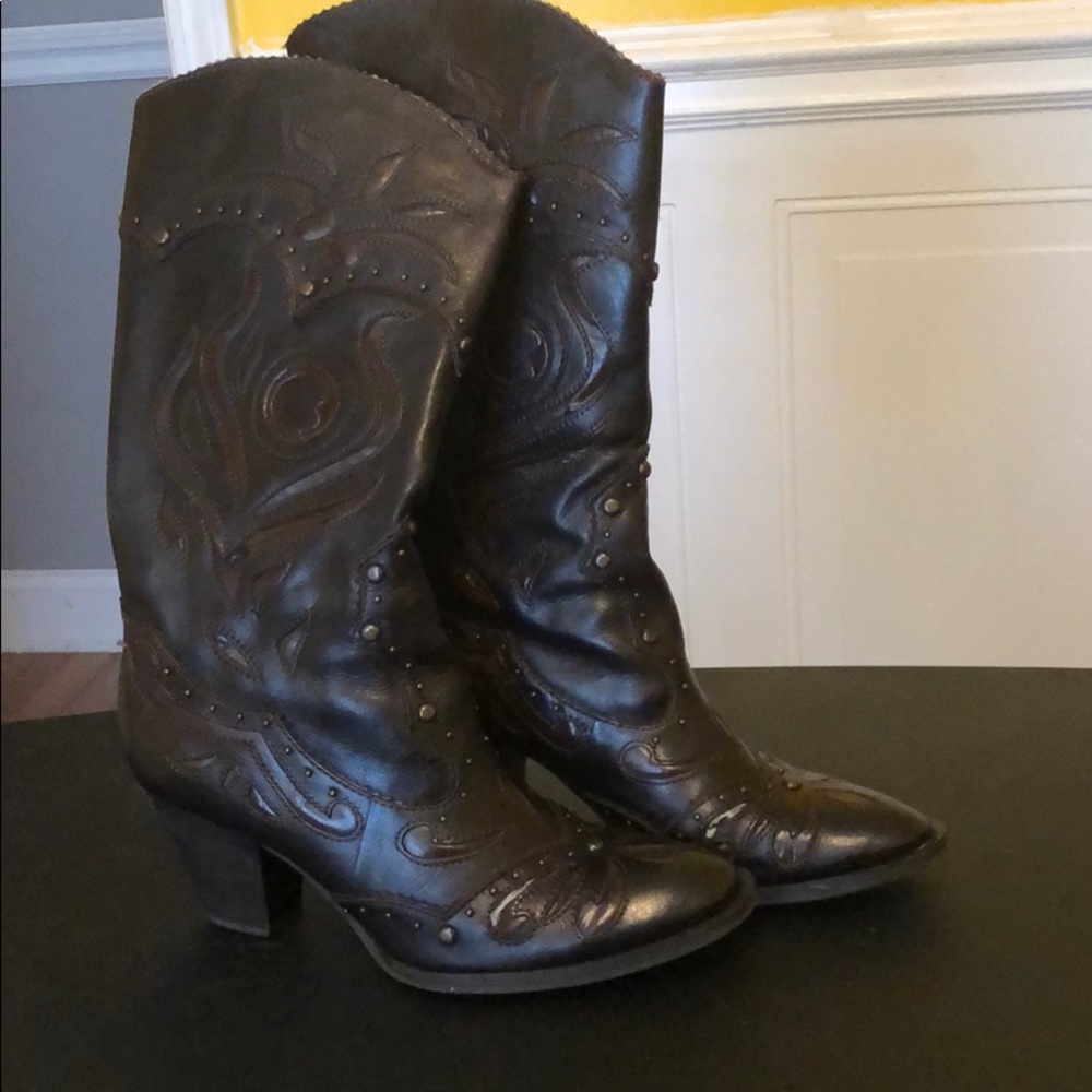Ladies leather Gianni Bini boots